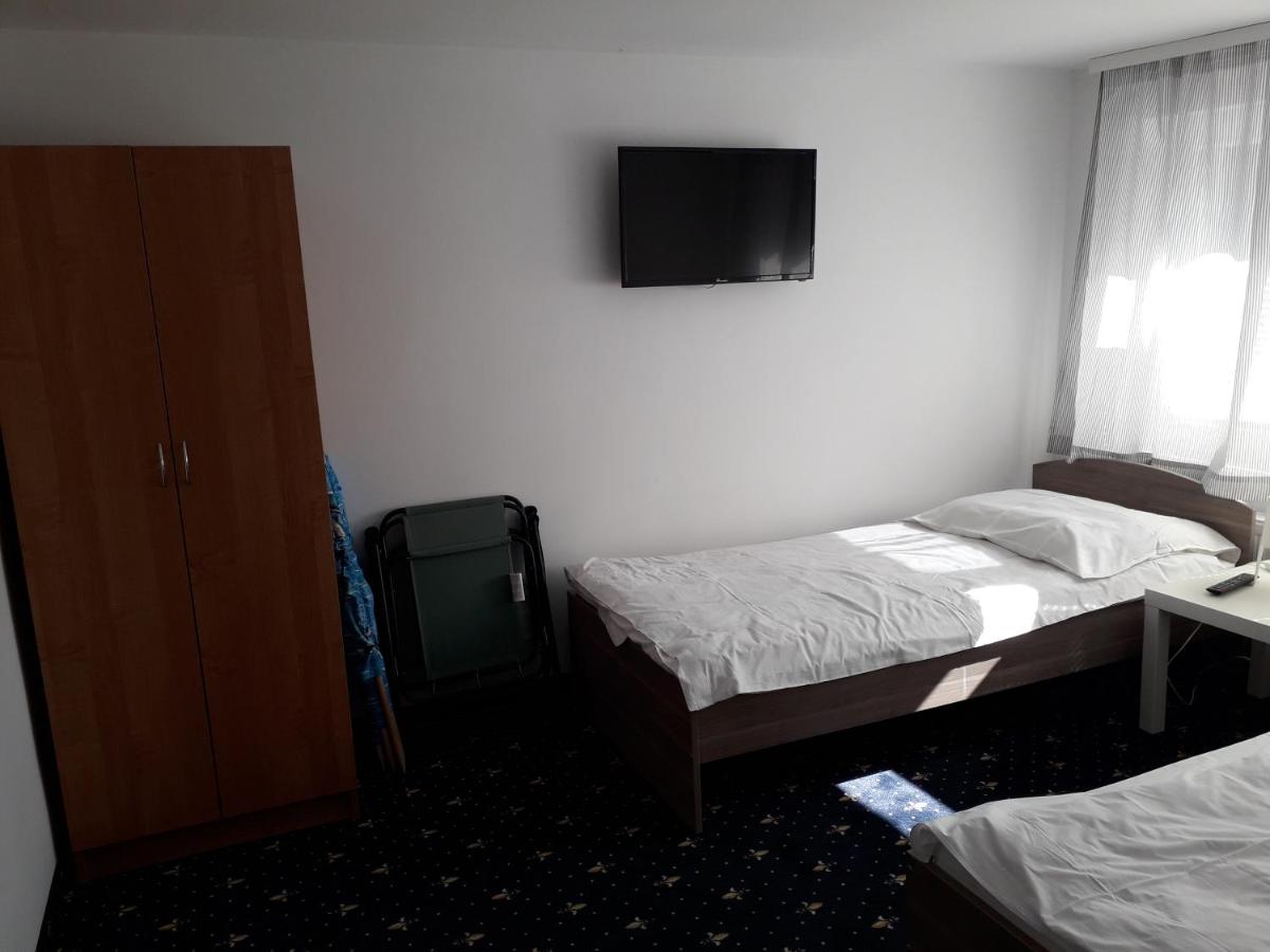 Vierbettzimmer mit eigenem Bad