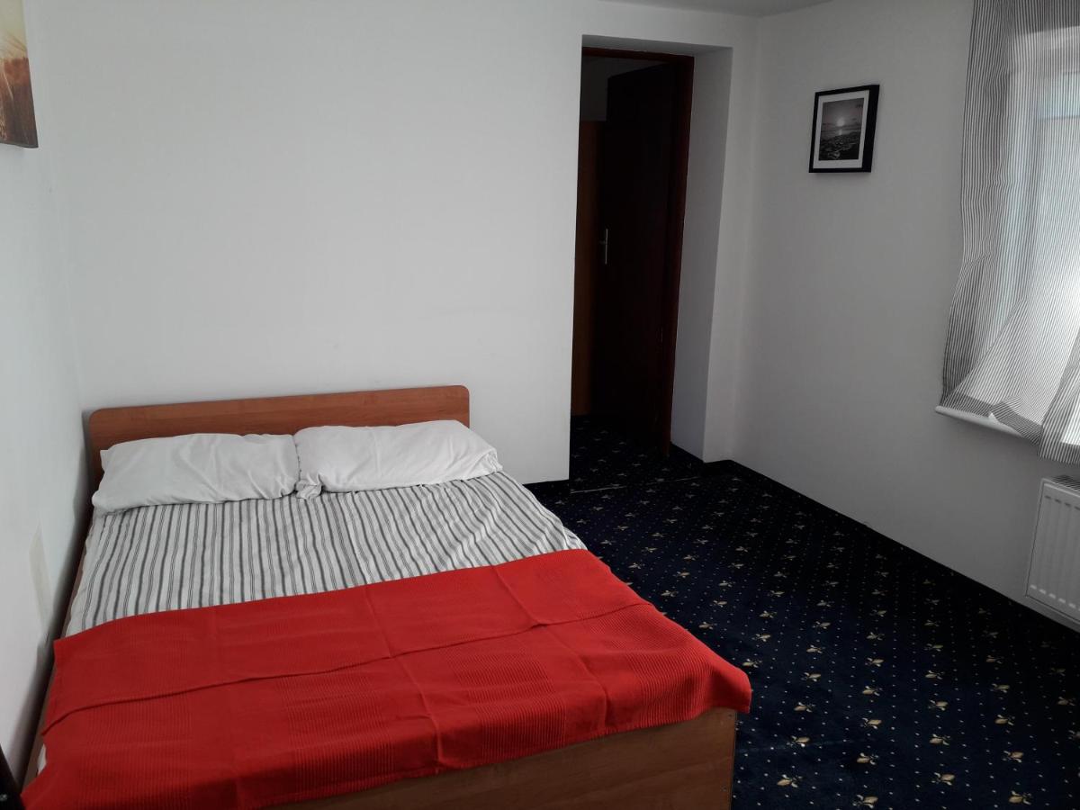 Dreibettzimmer mit Bad