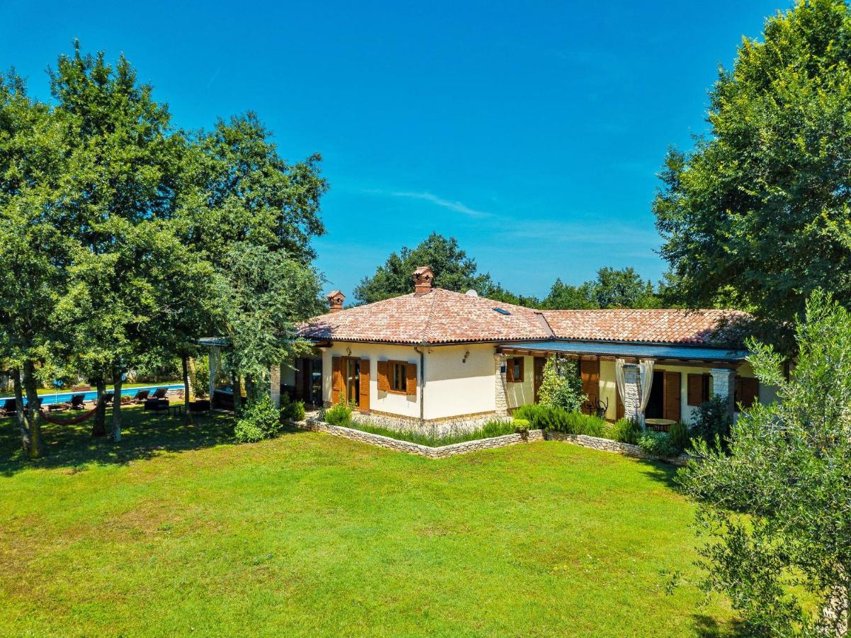 Holiday Home Sarita - B&B Šišan
