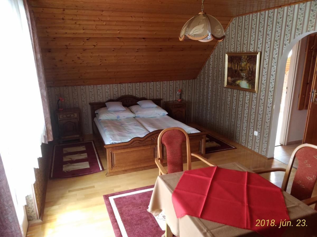 Doppelzimmer mit Balkon