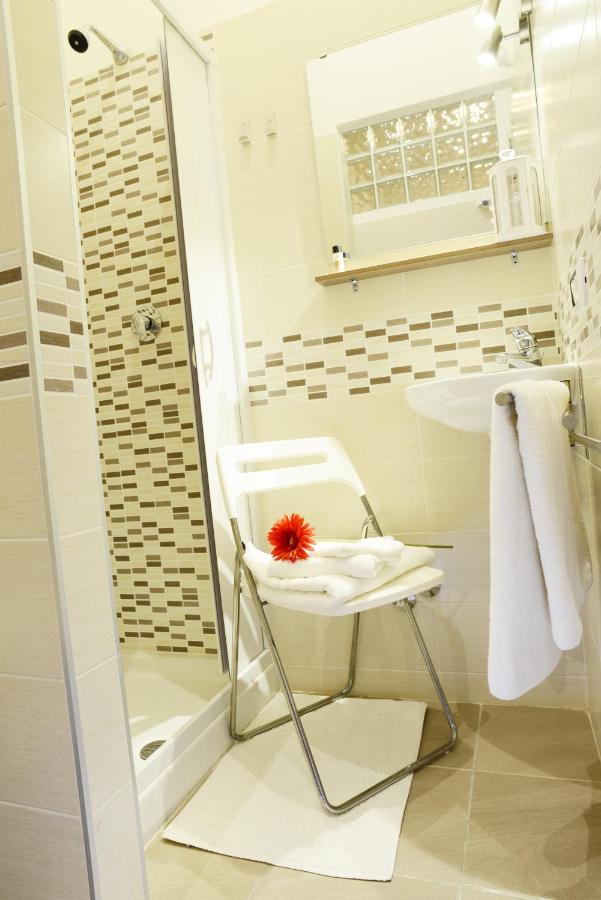 Camera Matrimoniale con Bagno Privato