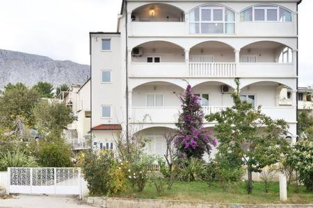 Apartmani Mlikotić - B&B Dugi Rat