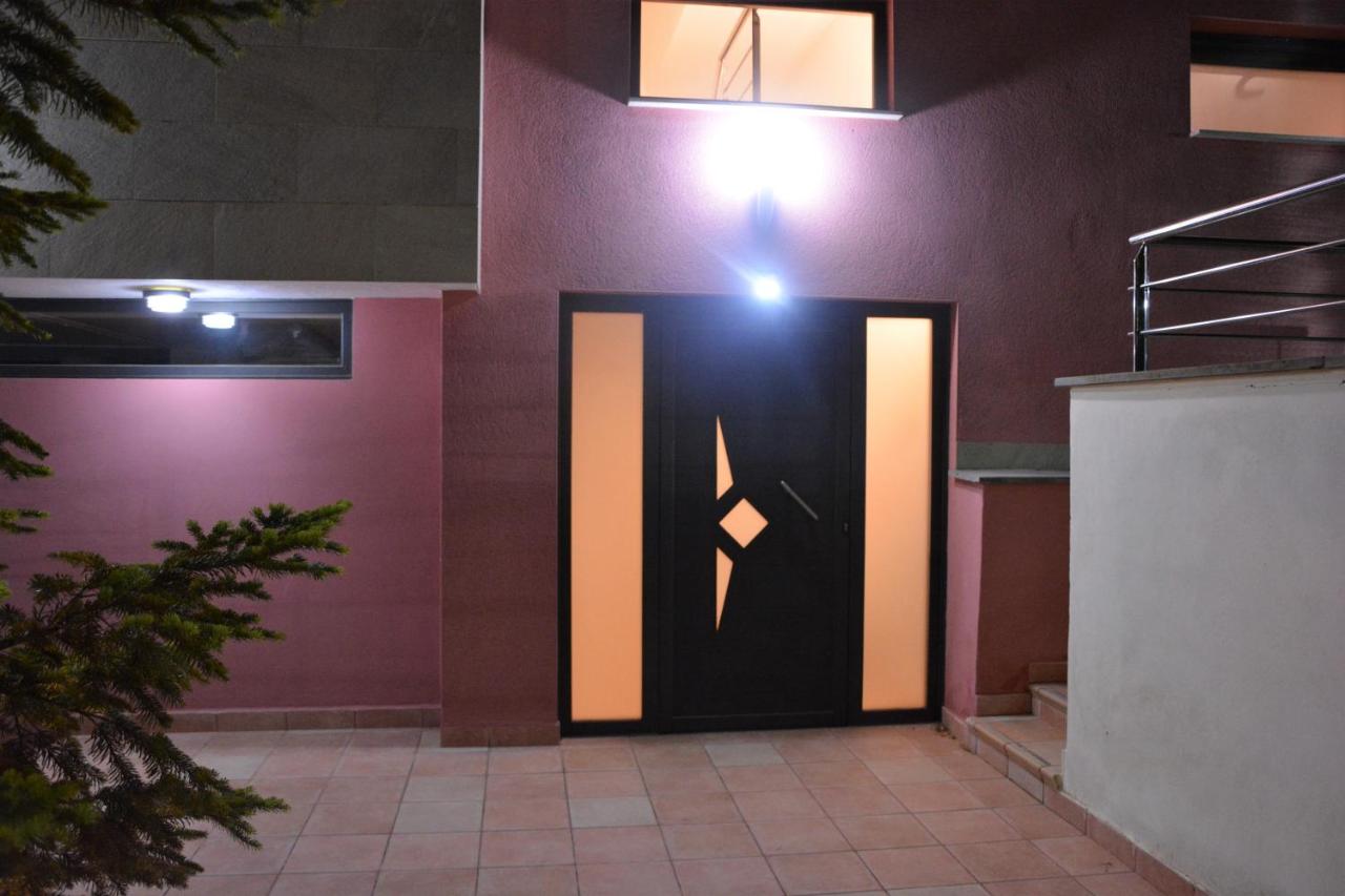Villa Sitges La Calma 10 minutes drive Sitges 2 minutes walk Garraf Park AC - Chambres d’hôtes
