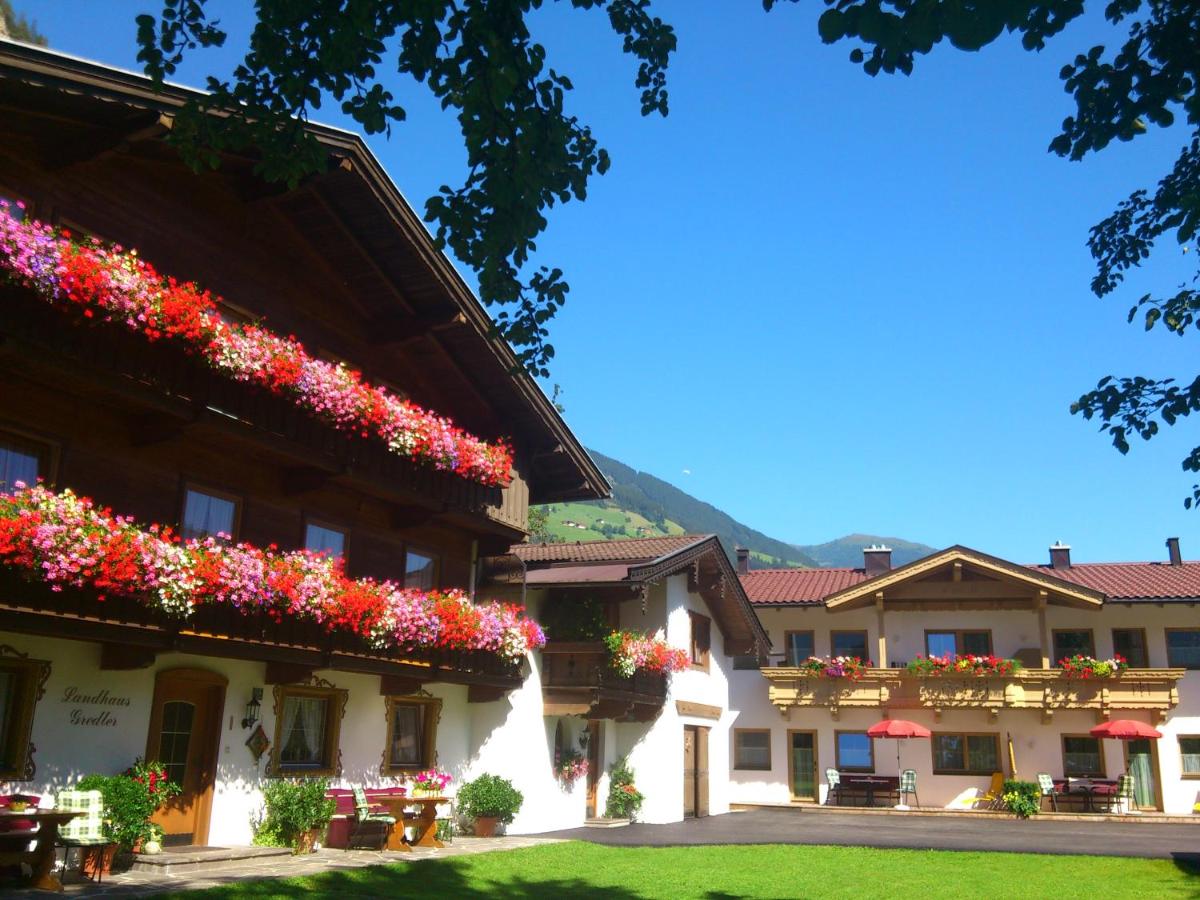 B&B Mayrhofen - Ferienhaus Gredler - Bed and Breakfast Mayrhofen