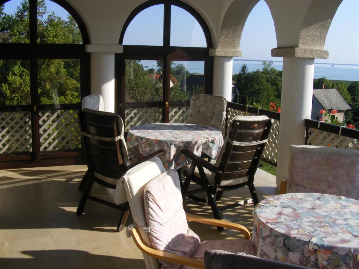 Pigál Panzió - B&B