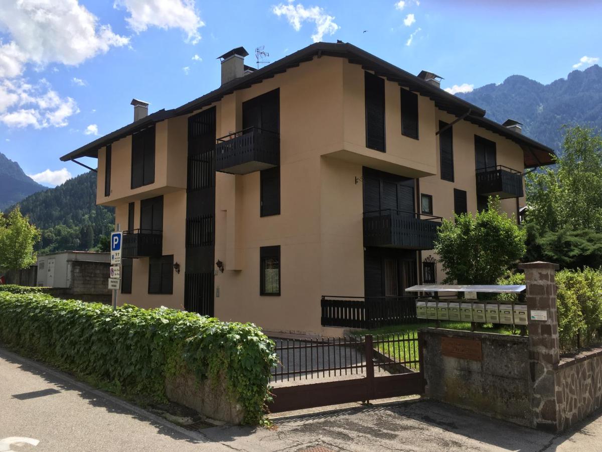 La finestra sulle Dolomiti - The Window to the Dolomites - B&B