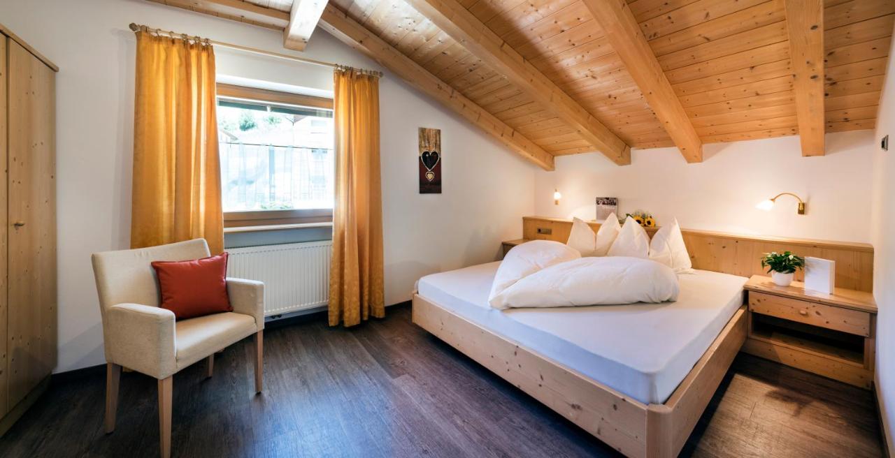 One-Bedroom Apartment with Balcony