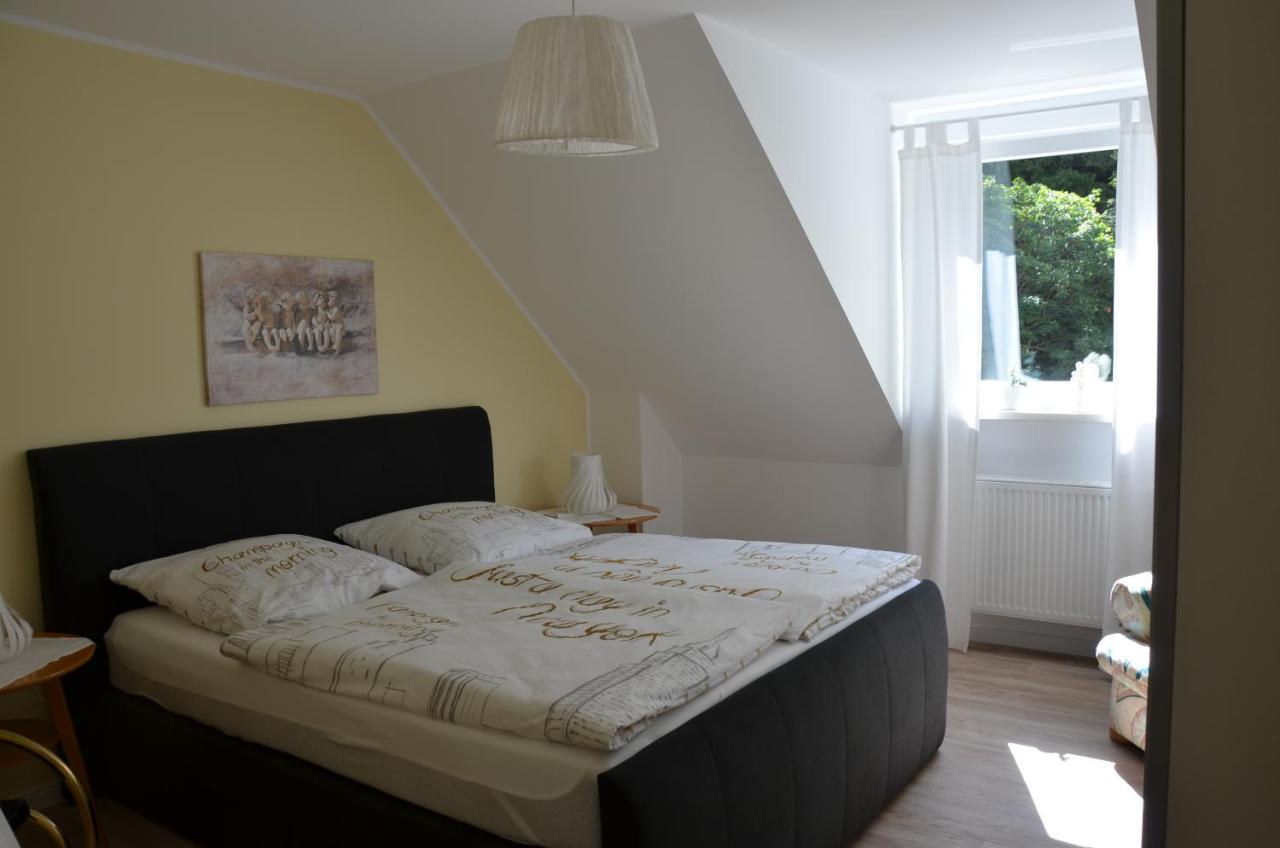 B&B Bad Bertrich - Moni's Ferienwohnung - Bed and Breakfast Bad Bertrich