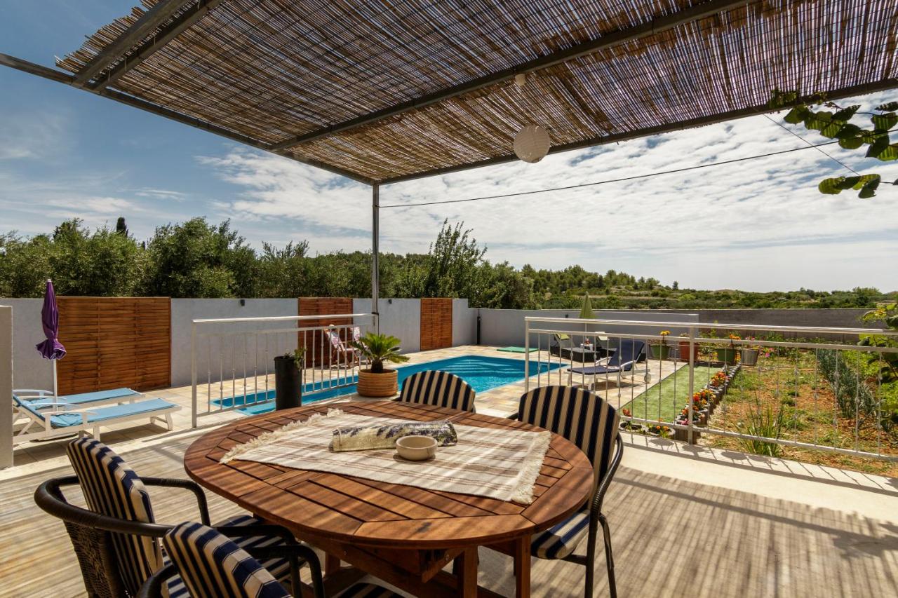 Apartments Mardešić - Chambres d’hôtes Komiža