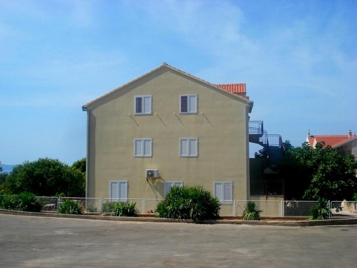 Appartamento con 2 Camere da Letto, Terrazza e Vista Mare Parziale