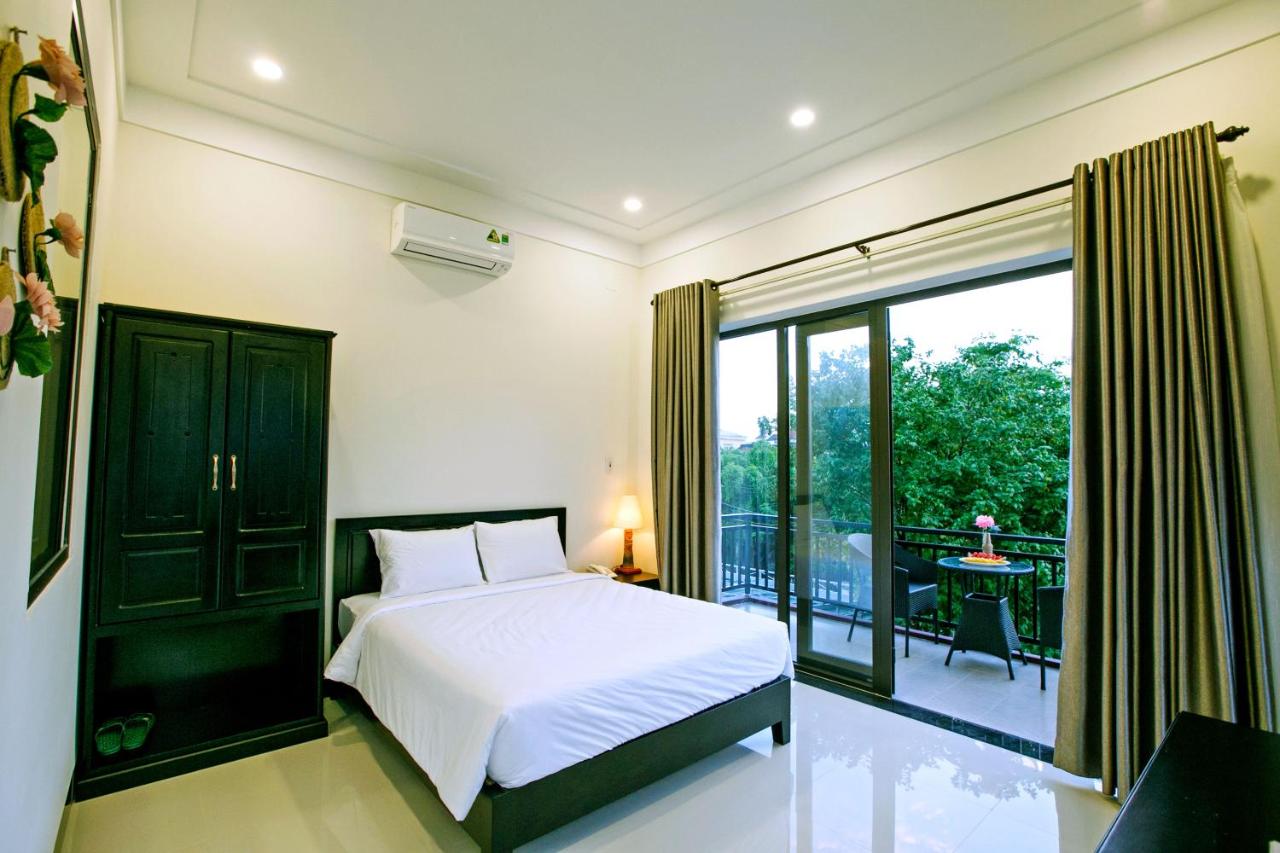 Standard Queen Room