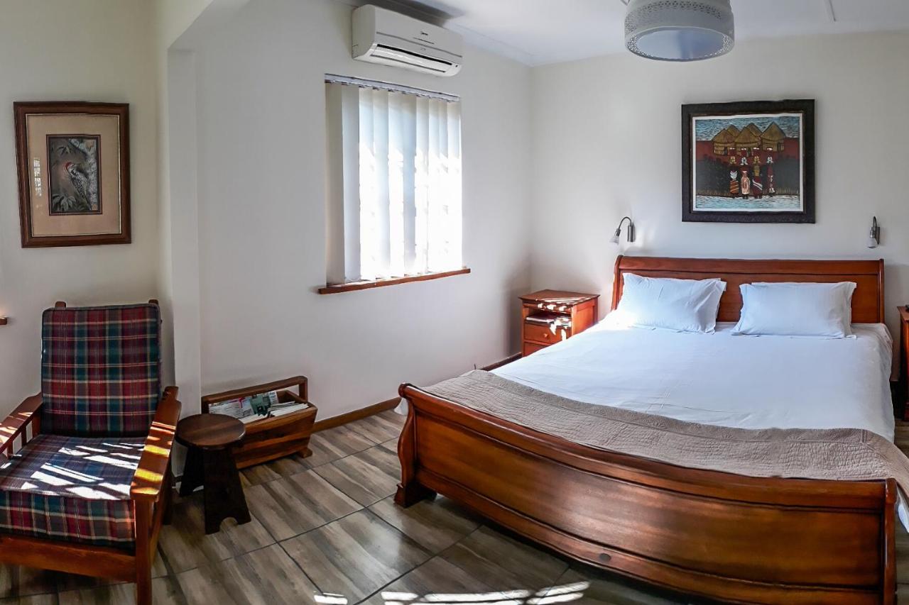 Deluxe King and Garden Cottage