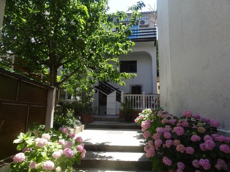 Apartman Elena - Ferienwohnung Sveti Juraj