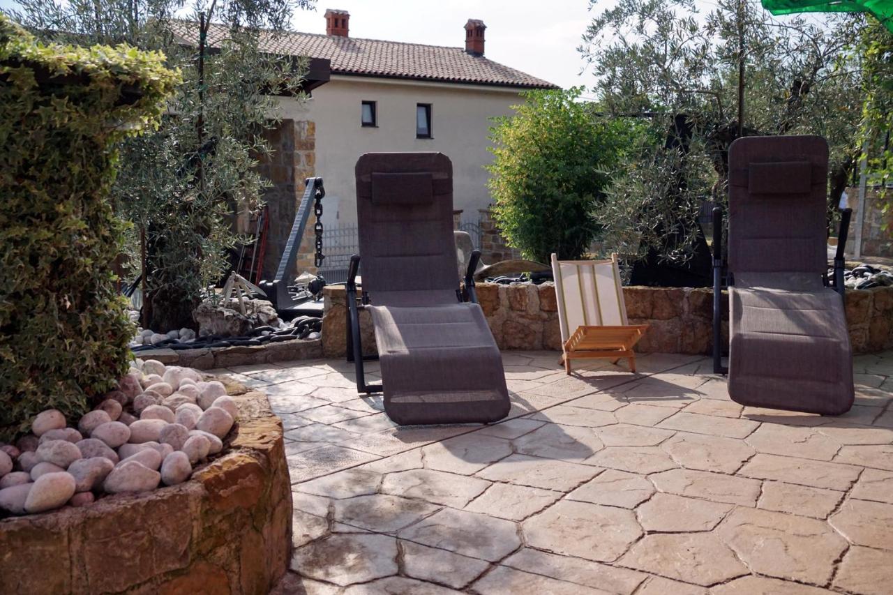 Tourist farm with Apartments Fig tree - Ferienwohnung Dekani