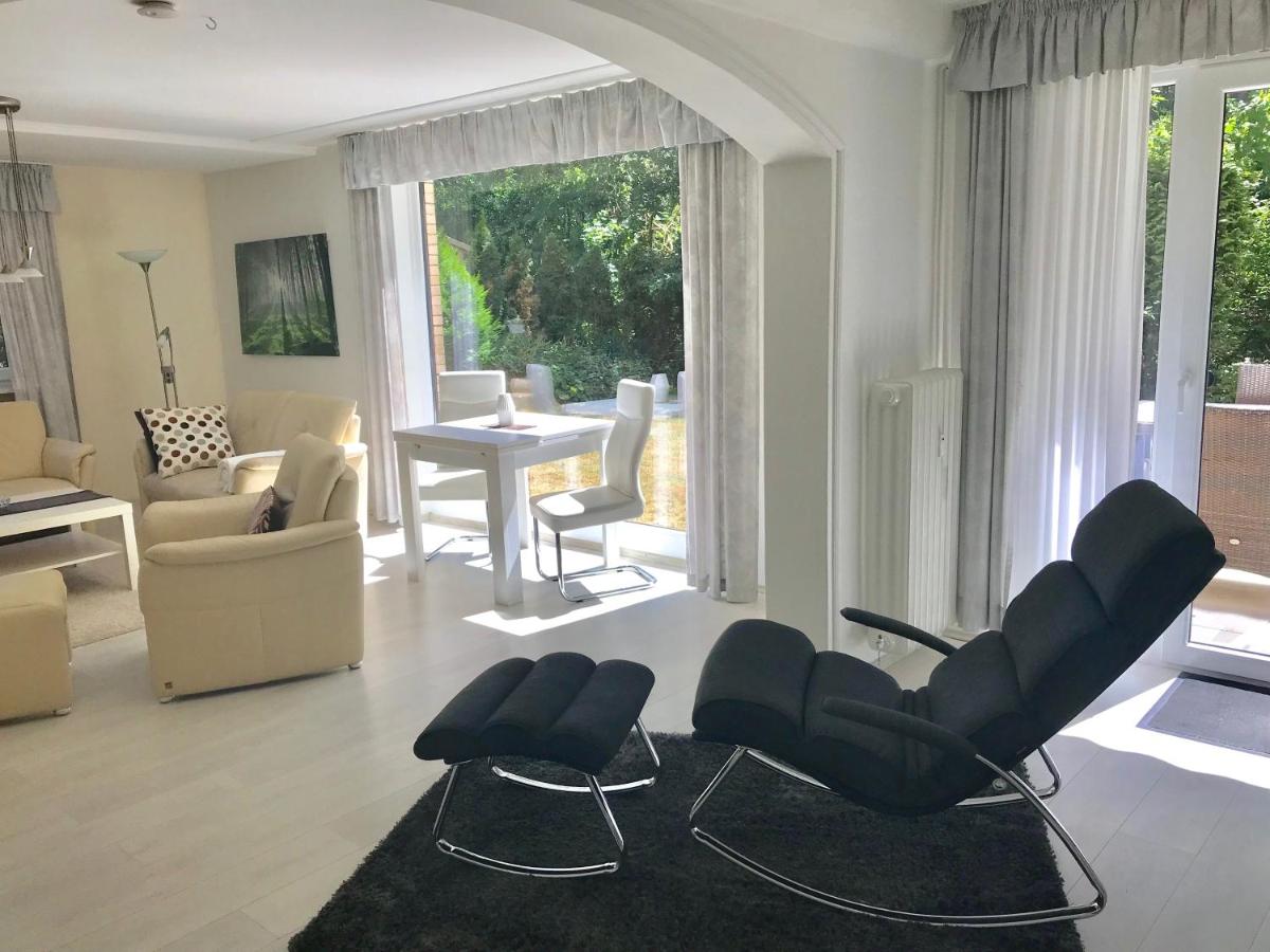 Comfort Two-Bedroom Apartment with Terrace (2-4 Adults)