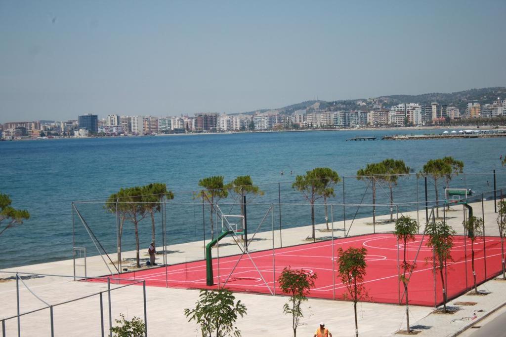 Sea view apartment - B&B Valona