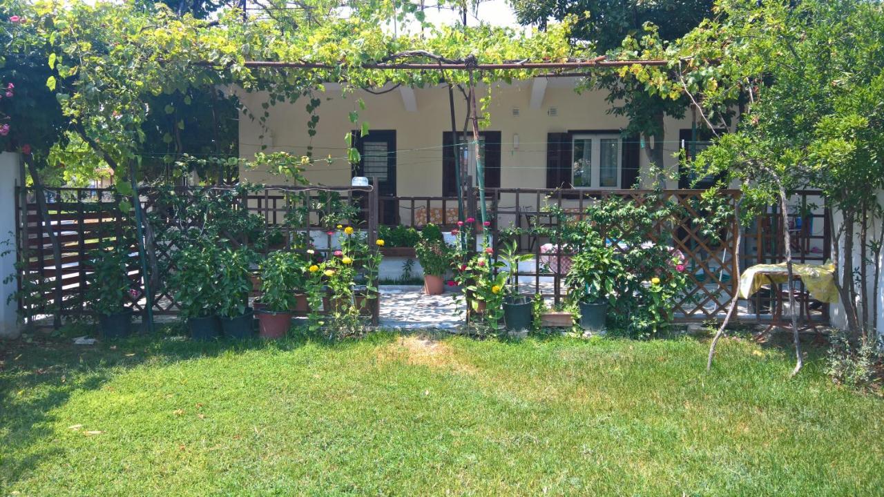Sotiroulis Apartments - Chambres d’hôtes
