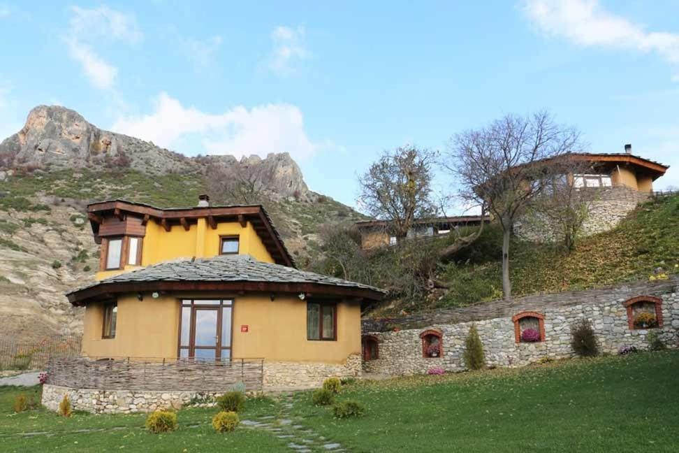 Two-Bedroom House "The Pond"