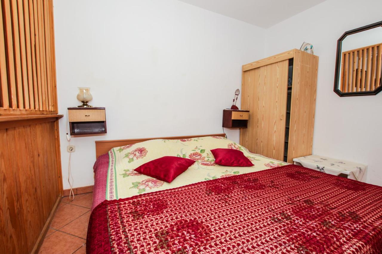 Studio Apartment with Sea View
