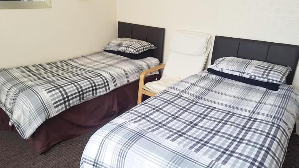 Twin Room with Bathroom