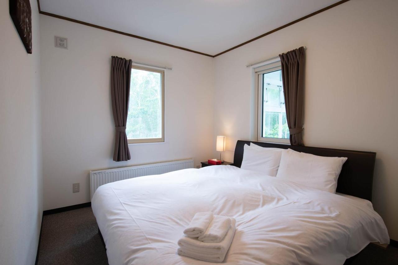 Deluxe Two-Bedroom Apartment with One Bathroom (4 Adults)