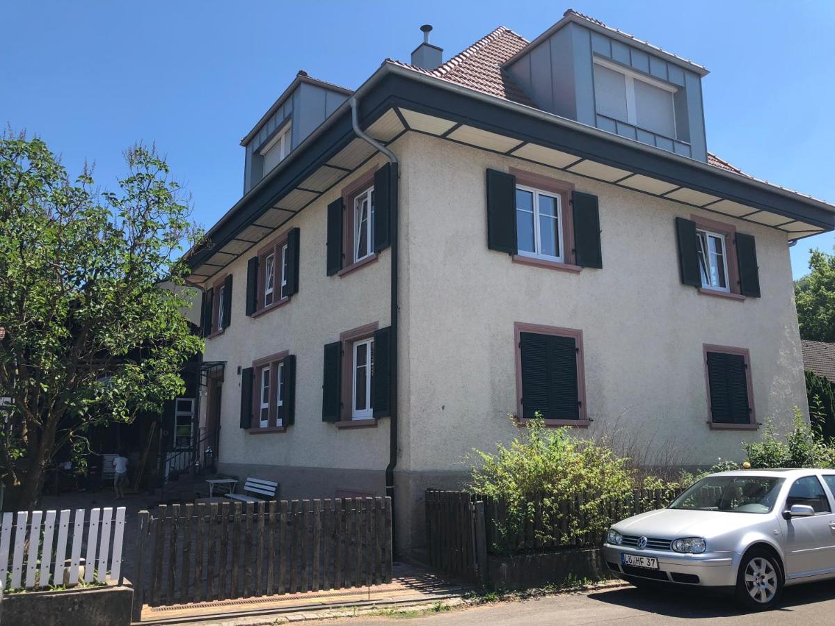 Schöne Altbauwohnung mit großer Dachterrasse für bis zu 8 Personen - B&B