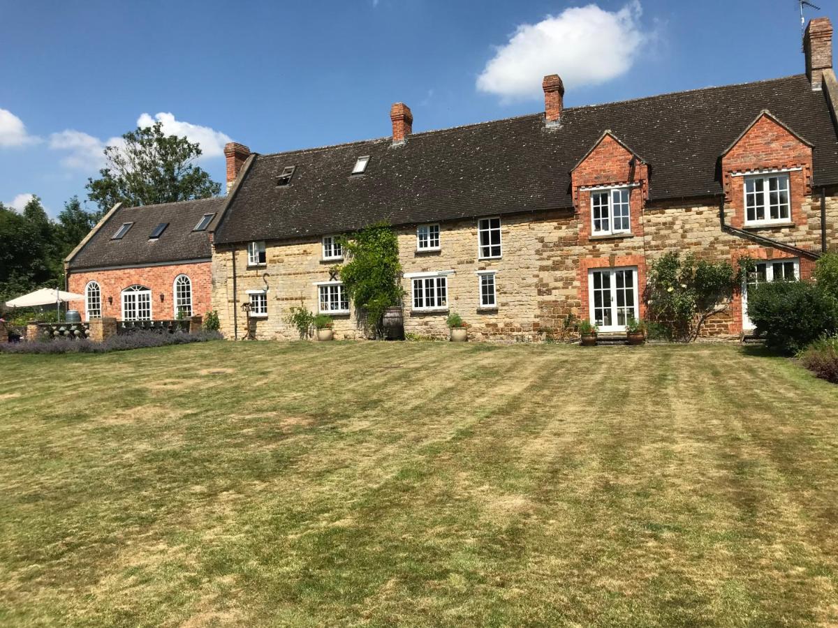 The Old Rectory Nr Silverstone | The Old Rectory Church Lane, Slapton, Towcester NN12 8PG | +44 7718 494338