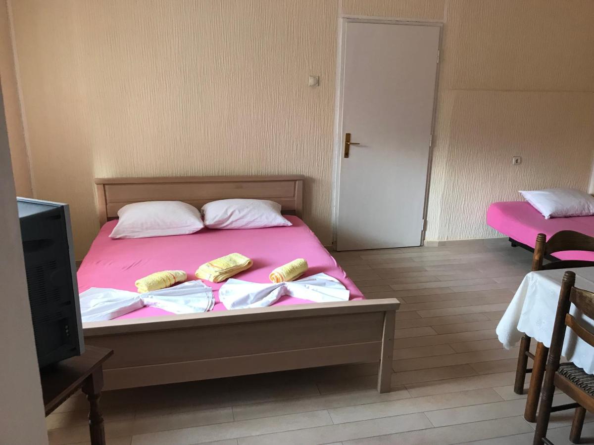 Studio Apartment with Balcony and Sea View