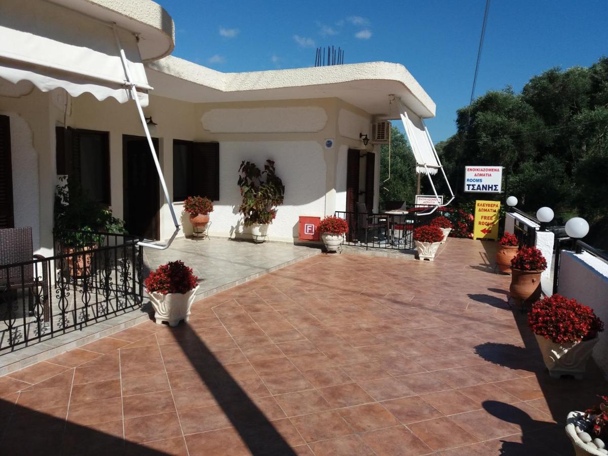 Tsanis - B&B Párga