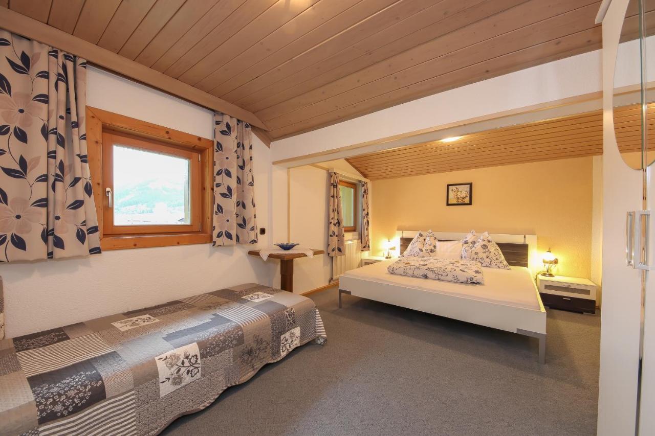 Camera Matrimoniale con Letto Supplementare