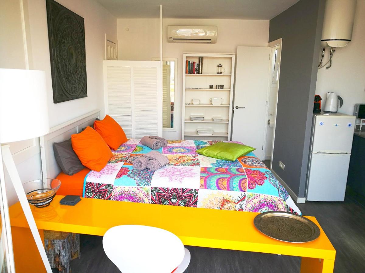 Studio Apartment with Sea View