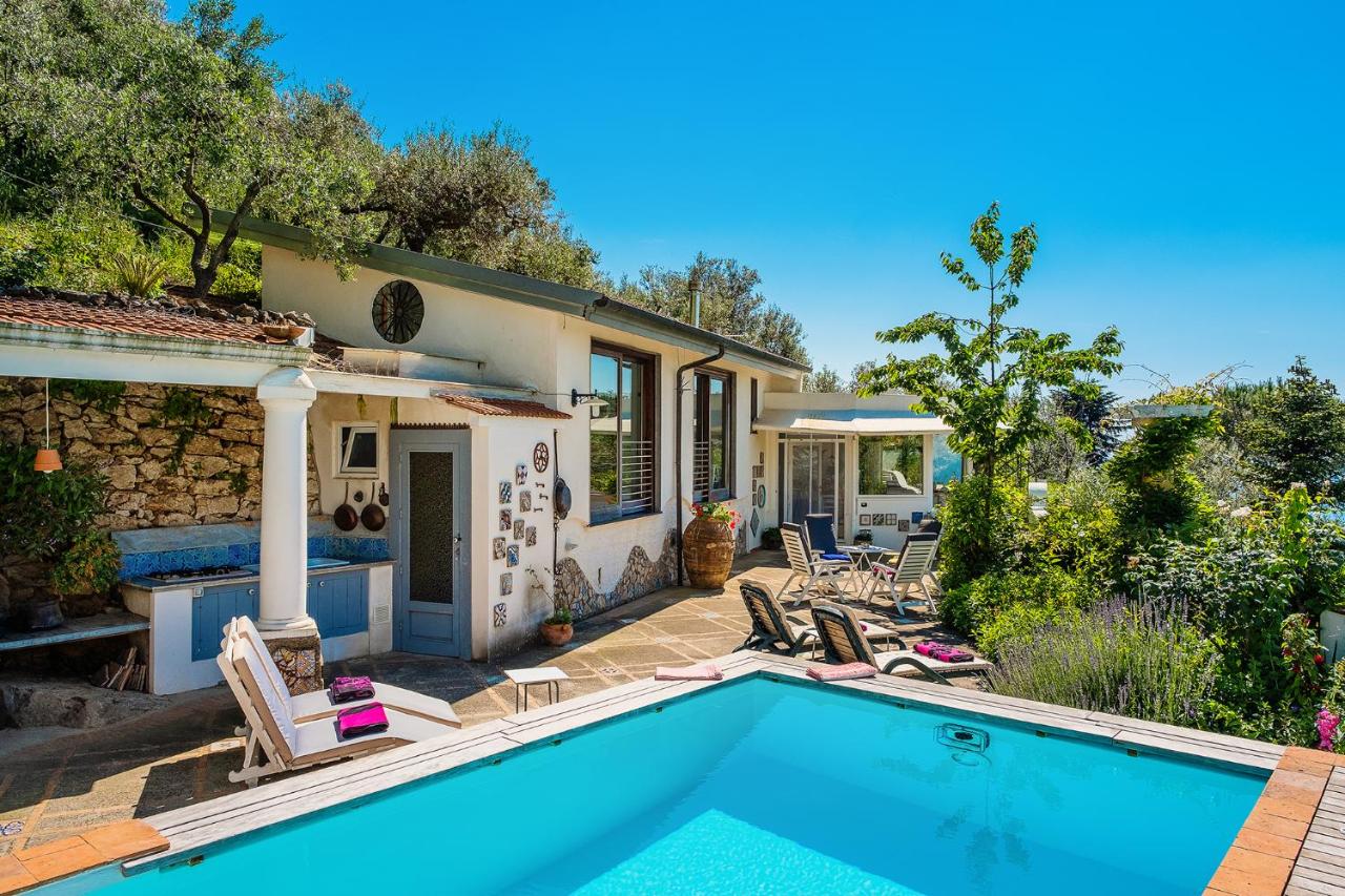 Villa Salvatorosa - Bed and Breakfast Vico Equense