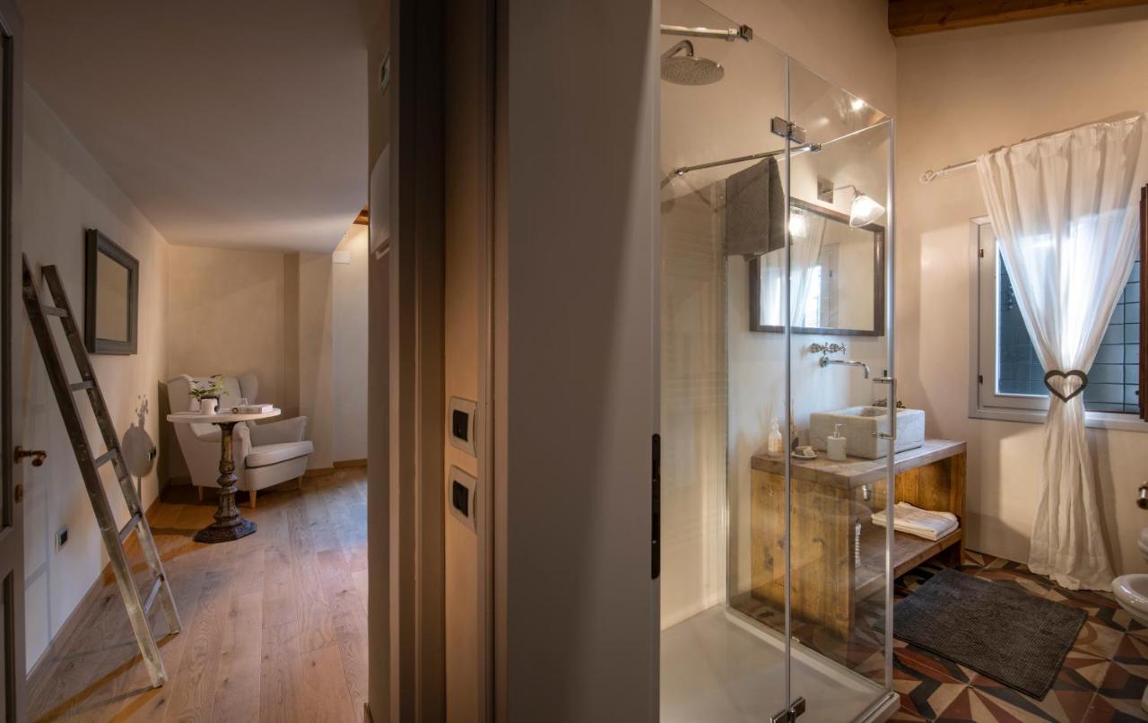 Deluxe Double Room (2 Adults + 1 Child)