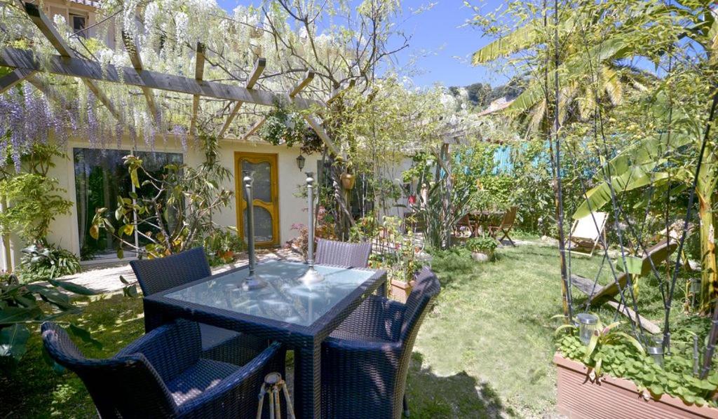 Le Cabanon de Monte-Carlo avec Jardin Privé - B&B