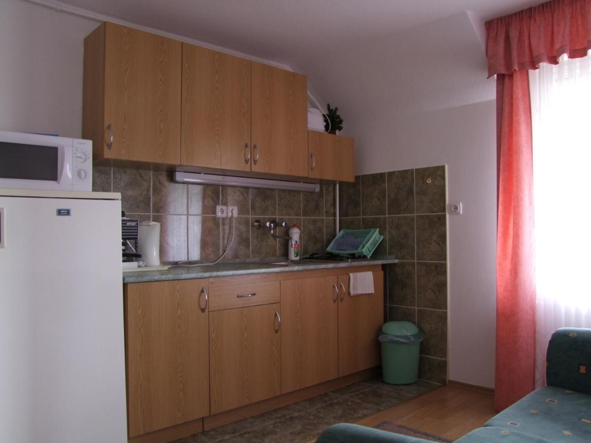 Apartamento de 1 dormitorio con balcón