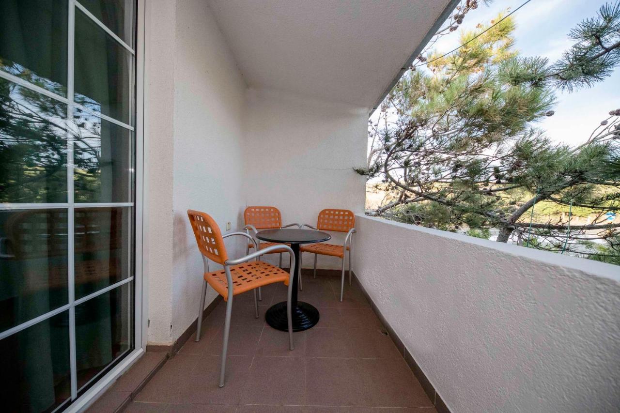 Camera Tripla Classic