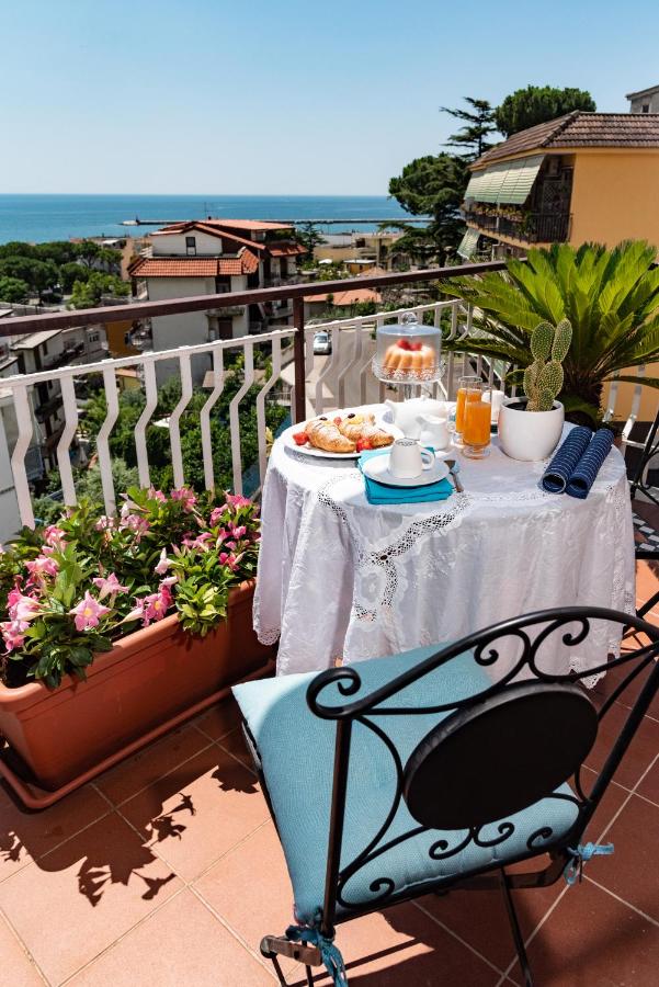 Damahouse - Bed and Breakfast Formia