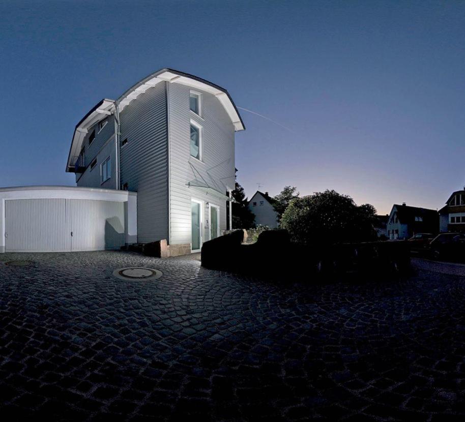 Lichtdurchfluteter Wohntraum auf höchstem Niveau in Bergisch Gladbach - Moitzfeld - Bed and Breakfast Bergisch Gladbach