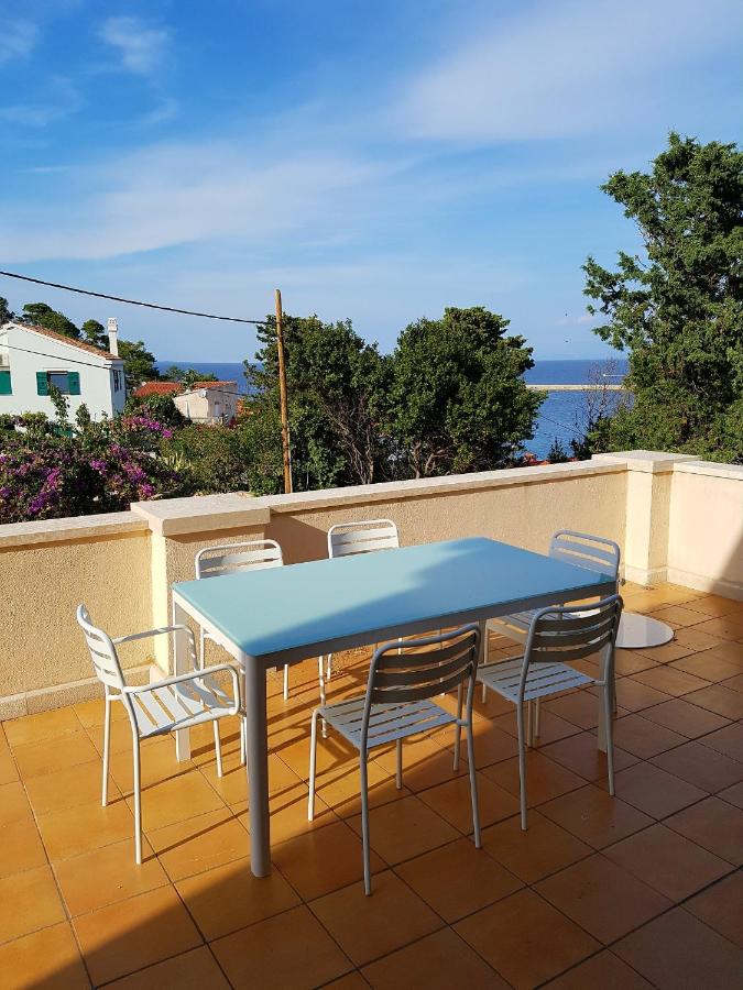 B&B Veli Lošinj - Buganvilija C6 - Bed and Breakfast Veli Lošinj