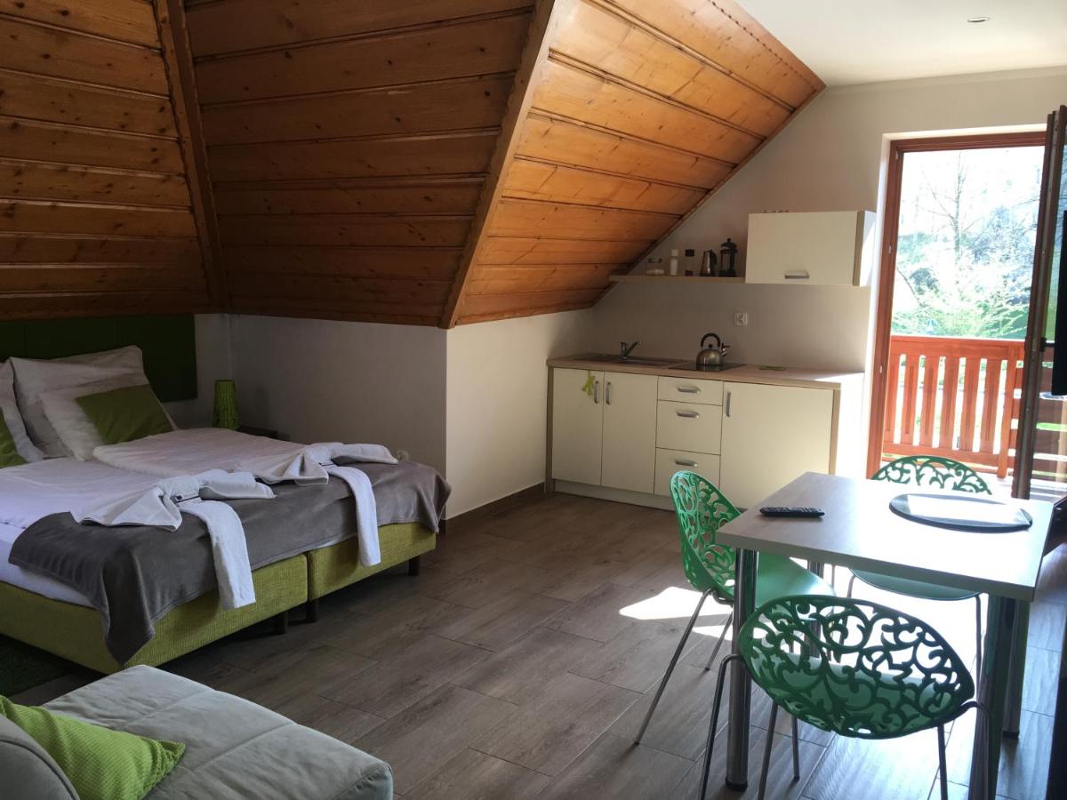 Apartment mit Balkon