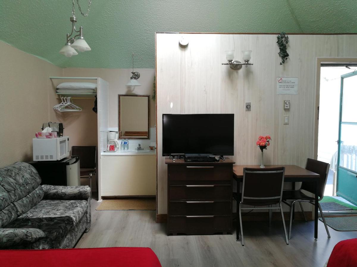 Standard Double Room with Two Double Beds
