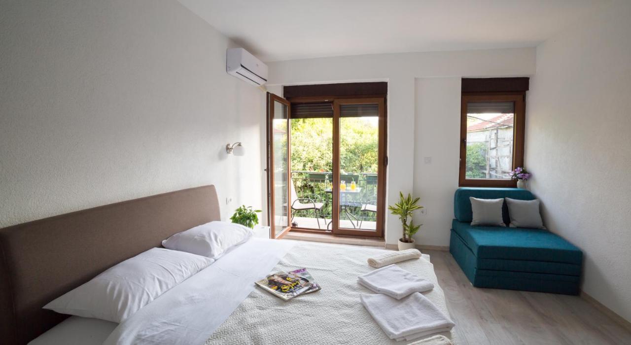 Studio Appartement met Balkon
