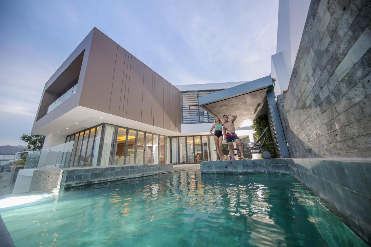 Three-Bedroom V6 Pool Villa
