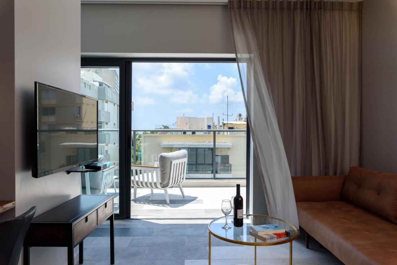 Deluxe One Bedroom Suite with Balcony