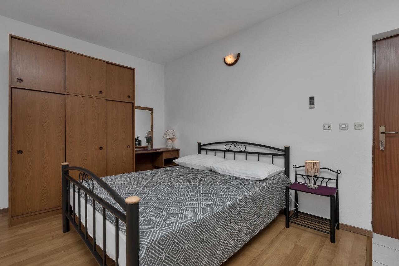 Studio Apartment with Sea View