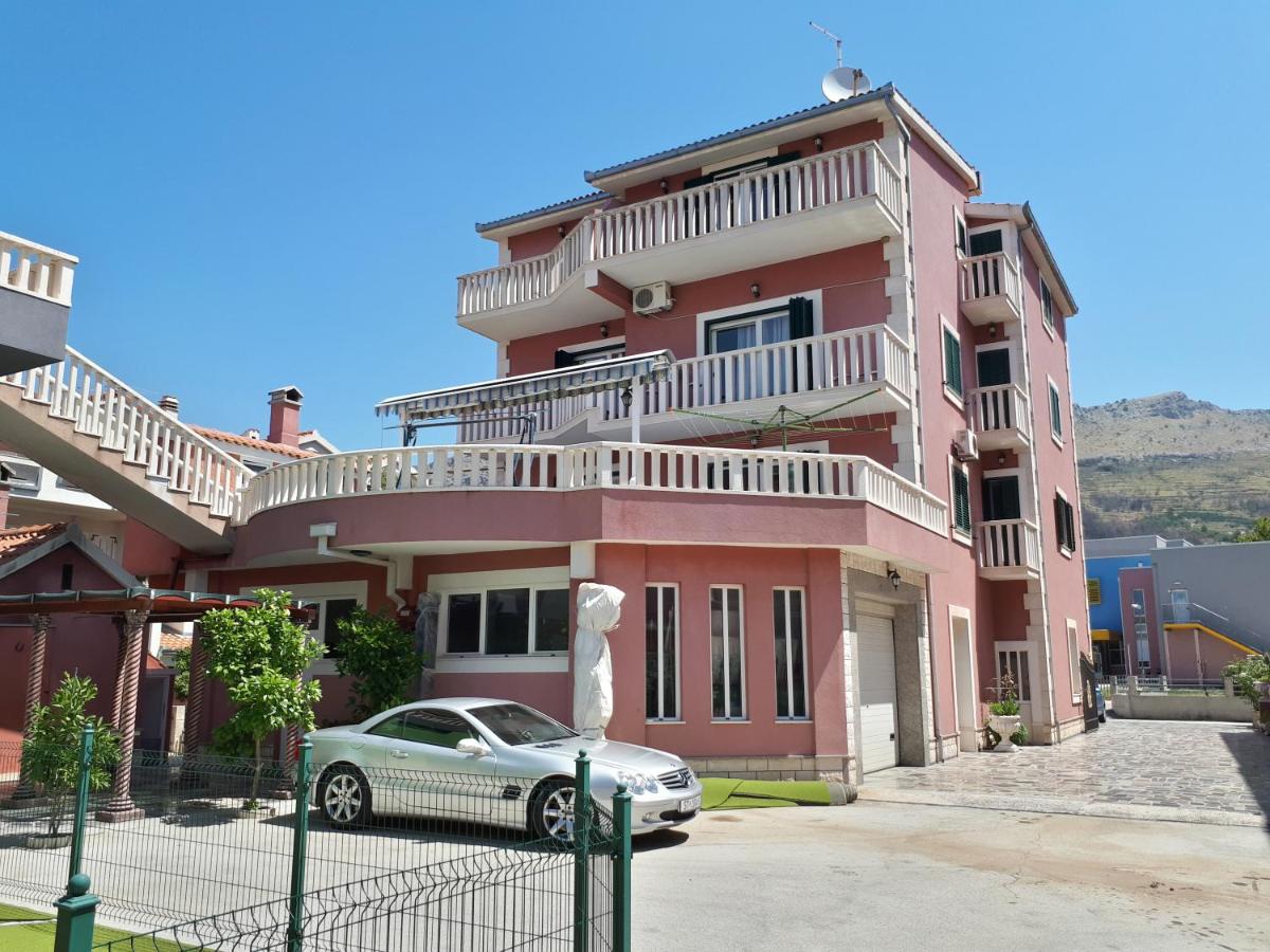 CroAussie Apartments in Split - B&B