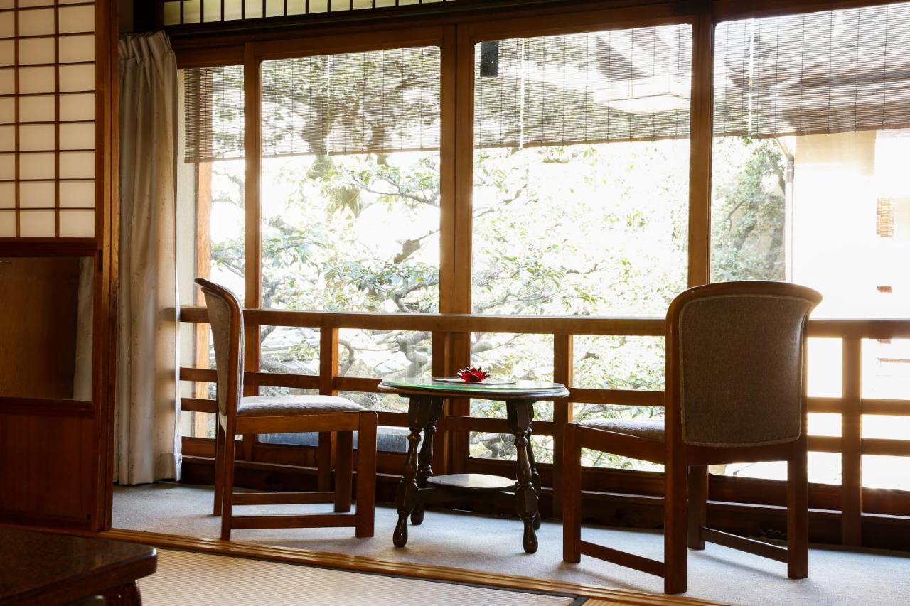 Family Room with Garden View