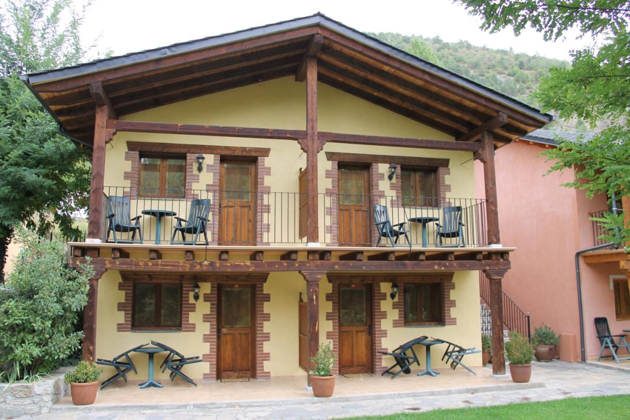 Apartaments La Taverna dels Noguers - Bed and Breakfast