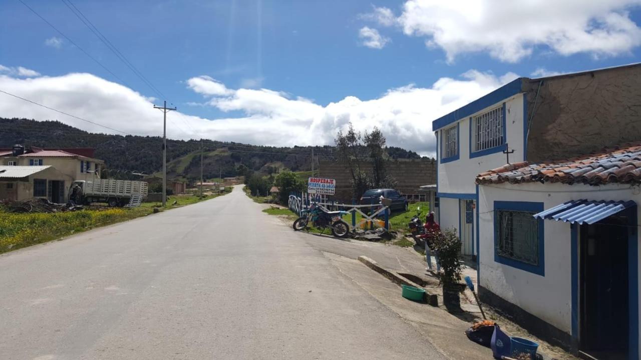 Hospedaje Puerta al Lago - B&B