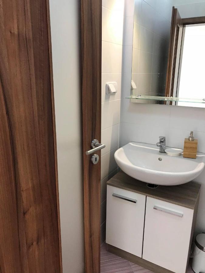 Deluxe Double Room with Shower